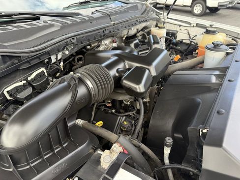 Used 2017 Ford F350 XLT w/ Camper Package image 35