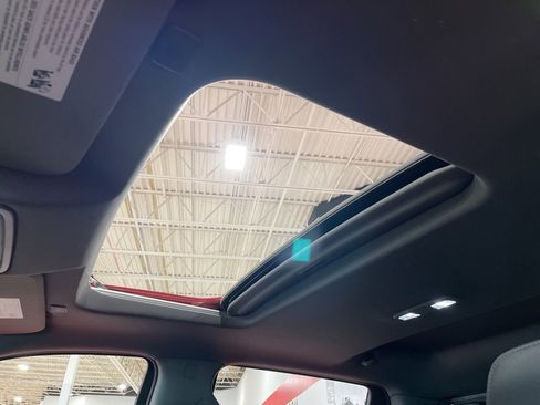 Used 2022 GMC Sierra 1500 SLT w/ SLT Premium Plus Package image 11