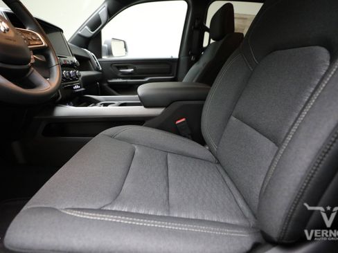 New 2026 RAM 1500 Express AWD/4WD image 10