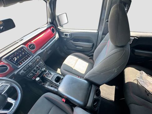 Used 2023 Jeep Wrangler Unlimited Rubicon AWD/4WD image 26