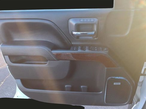 Used 2017 GMC Sierra 1500 SLT w/ SLT Premium Package image 17