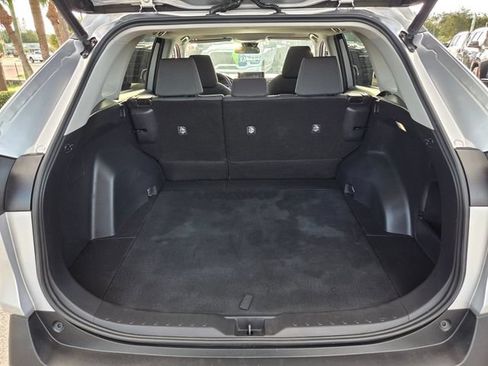 Used 2022 Toyota RAV4 XLE w/ Convenience Package FWD image 15