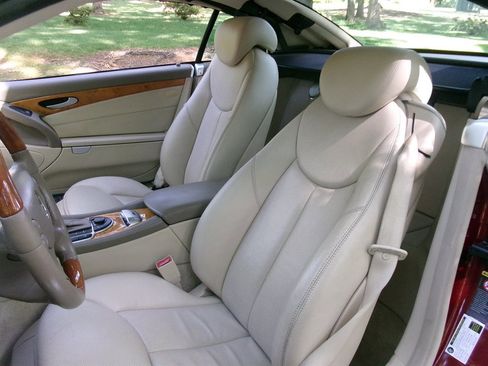 Used 2007 Mercedes-Benz SL 550 w/ Premium Pkg I image 17