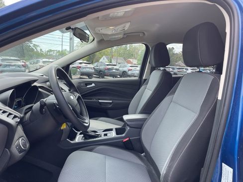 Used 2017 Ford Escape SE w/ Equipment Group 201A image 10