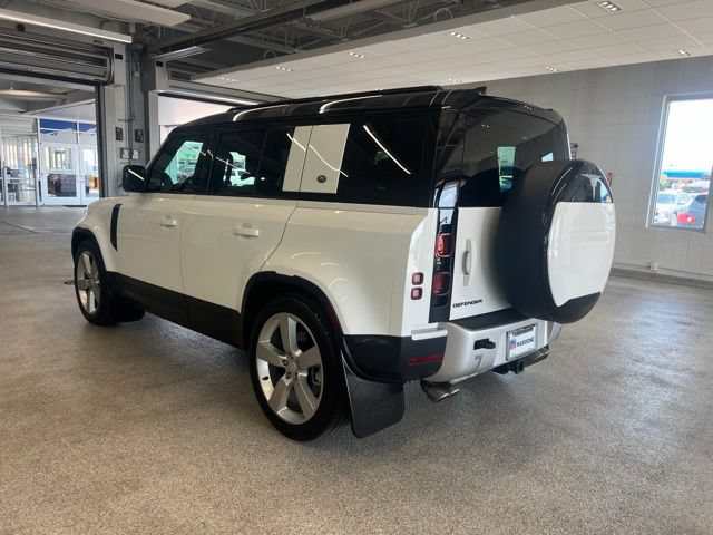 Used 2024 Land Rover Defender 110 SE AWD/4WD image 10