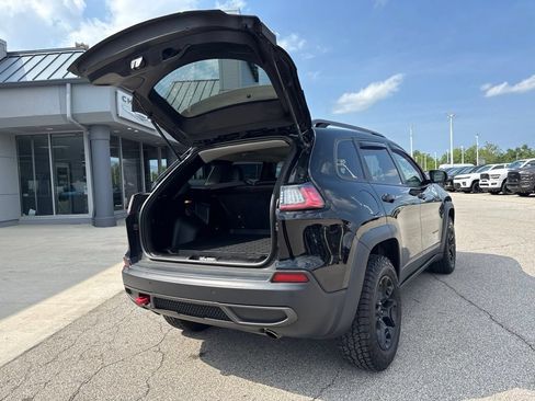 Used 2019 Jeep Cherokee Trailhawk w/ Cold Weather Group AWD/4WD image 19