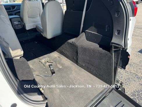 Used 2020 Buick Enclave Essence image 22