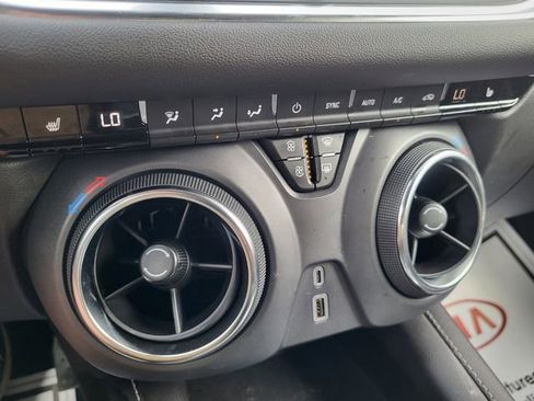 Used 2025 Chevrolet Blazer LT FWD image 20