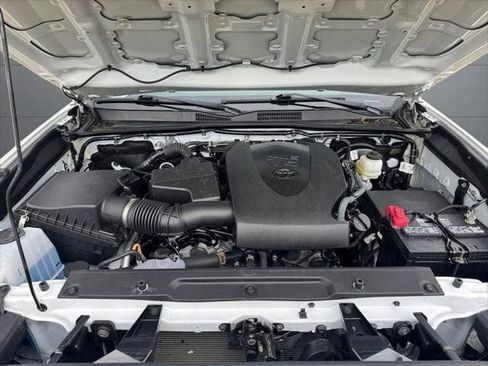 Certified 2022 Toyota Tacoma Limited AWD/4WD image 82