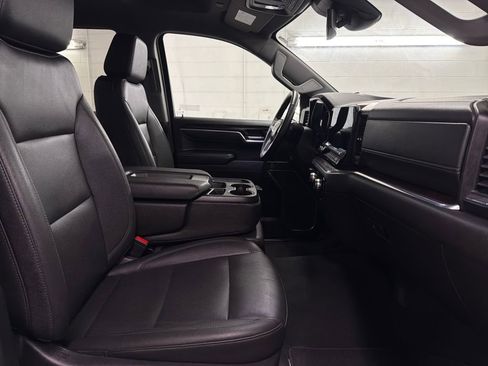 Used 2025 GMC Sierra 1500 SLT image 29
