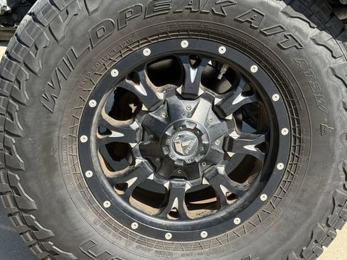 Used 2016 Toyota Tacoma TRD Sport RWD image 9