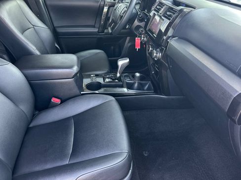 Used 2019 Toyota 4Runner TRD Off-Road Premium AWD/4WD image 16