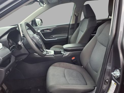 Used 2025 Toyota RAV4 XLE FWD image 20