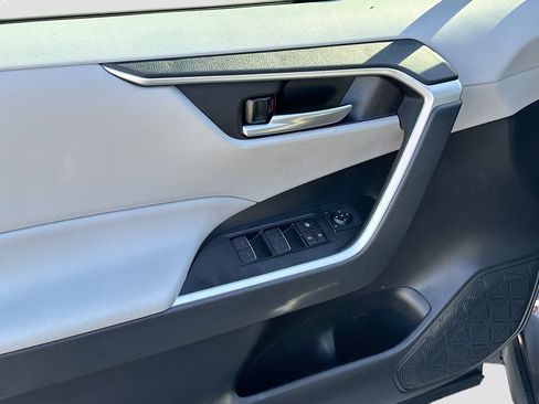 Used 2023 Toyota RAV4 XLE w/ Convenience Package image 18