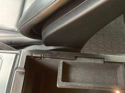 Used 2021 Lincoln Corsair AWD w/ Rear Removable Package Tray image 23