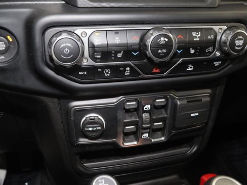 Used 2022 Jeep Wrangler Unlimited Sport image 26