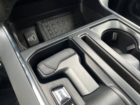 Used 2025 Ford F150 XLT w/ Equipment Group 302A MID image 17