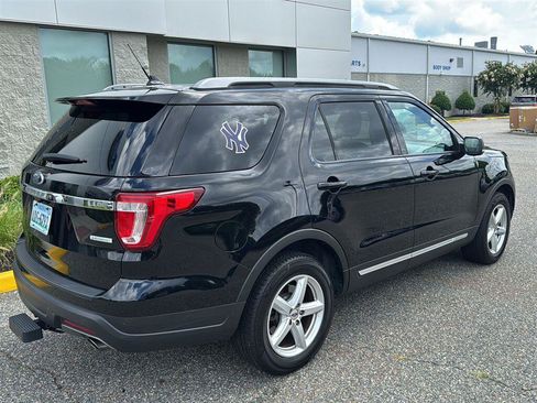 Used 2019 Ford Explorer XLT w/ Equipment Group 202A FWD image 3