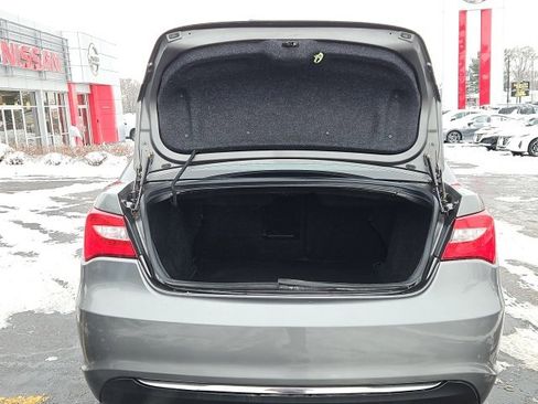 Used 2012 Chrysler 200 Touring w/ Cold Weather Group image 8