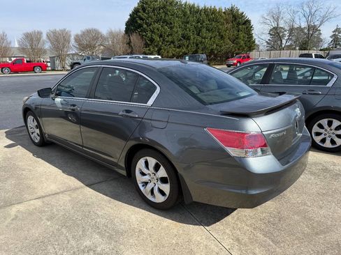 Used 2010 Honda Accord EX-L image 2