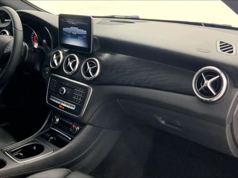 Used 2018 Mercedes-Benz CLA 250 image 10