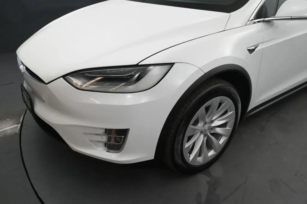 Used 2020 Tesla Model X Long Range AWD/4WD image 9