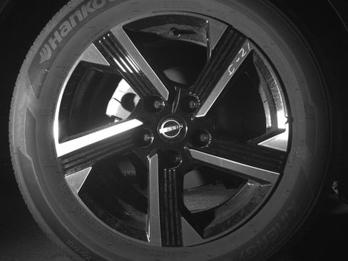 Used 2025 Nissan Sentra SV FWD image 15
