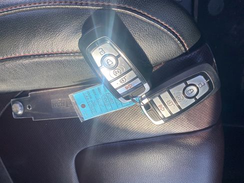 Used 2020 Ford Edge Titanium w/ Equipment Group 301A image 28