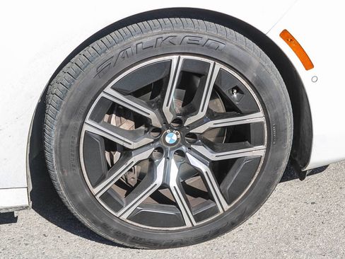 Used 2025 BMW 740i RWD image 9