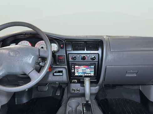 Used 2001 Toyota Tacoma PreRunner RWD image 14