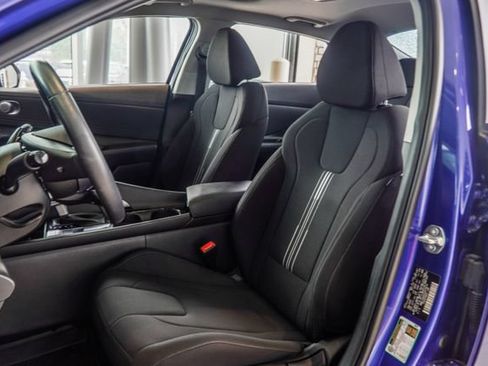 Certified 2025 Hyundai Elantra SEL FWD image 23