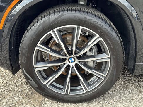 Used 2025 BMW X5 xDrive40i w/ M Sport Package AWD/4WD image 9