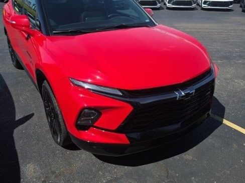 Used 2023 Chevrolet Blazer RS w/ Driver Confidence II Package FWD image 2