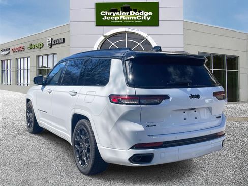 Used 2024 Jeep Grand Cherokee L Summit AWD/4WD image 8