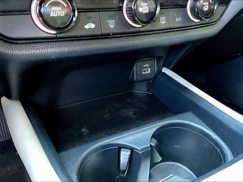 Used 2024 Honda HR-V LX image 16