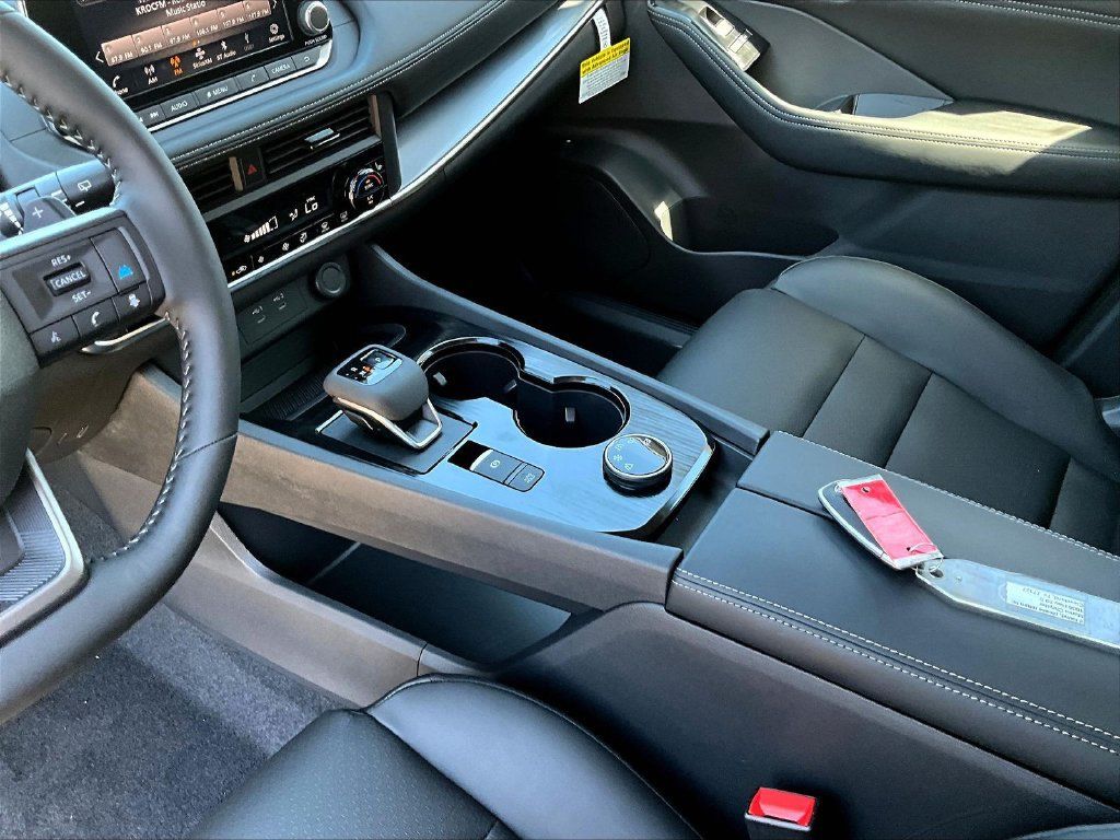 Used 2026 Nissan Rogue Dark Armor AWD/4WD image 26