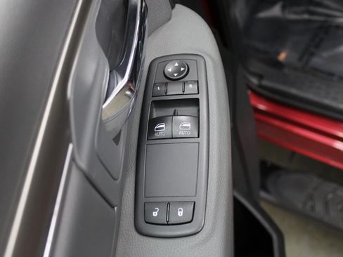 Used 2015 RAM 3500 Tradesman w/ Chrome Appearance Group image 12