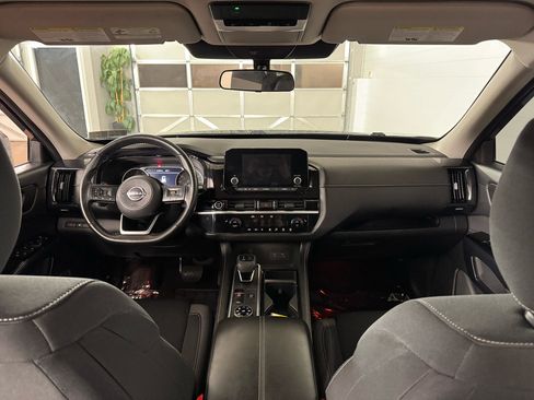 Used 2022 Nissan Pathfinder SV image 27