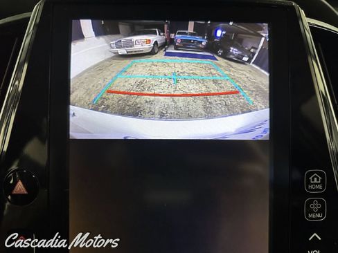 Used 2017 Toyota Prius Prime Premium FWD image 17