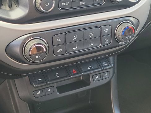 Used 2017 GMC Canyon SLT w/ Driver Alert Package image 23