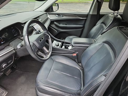 Used 2021 Jeep Grand Cherokee L Limited AWD/4WD image 17