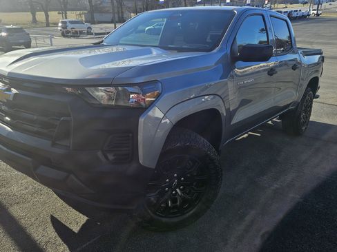 Used 2023 Chevrolet Colorado W/T image 4