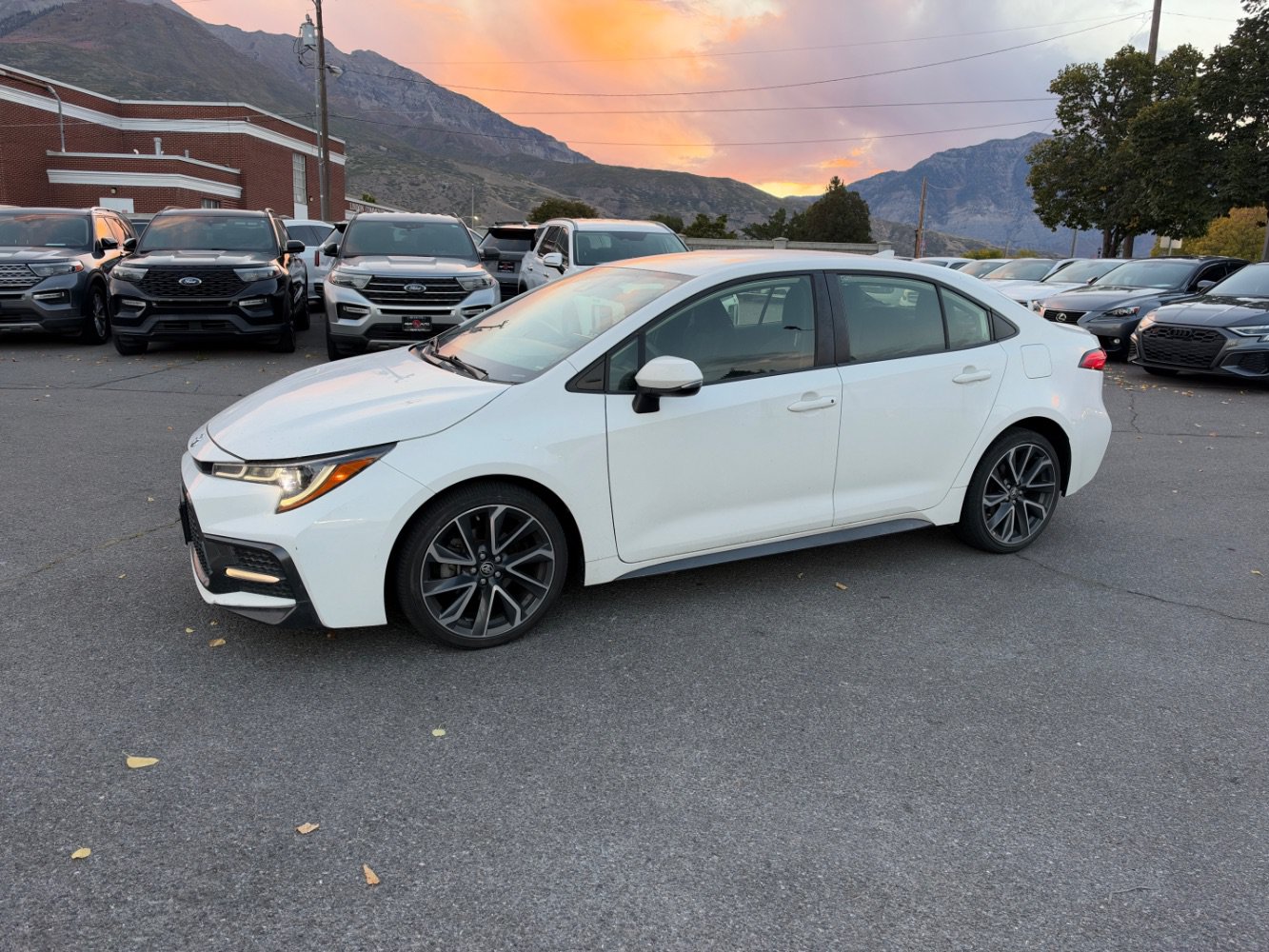 Used 2022 Toyota Corolla SE FWD image 1