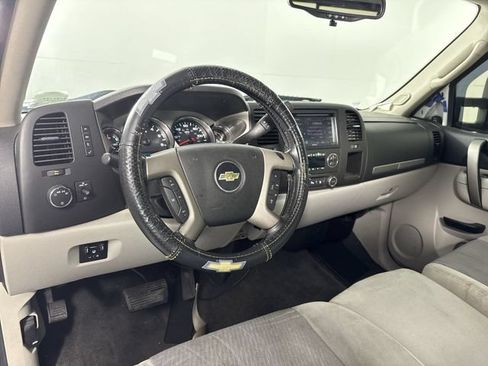 Used 2011 Chevrolet Silverado 2500 LT w/ Interior Plus Package RWD image 23