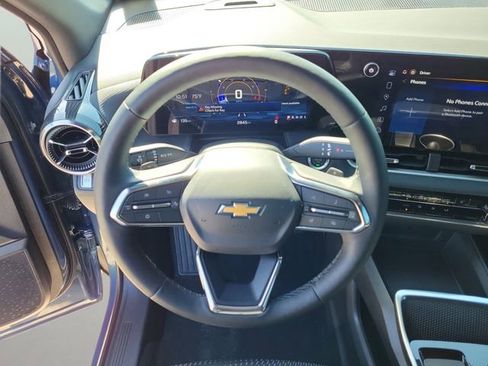 Used 2026 Chevrolet Equinox LT FWD image 19