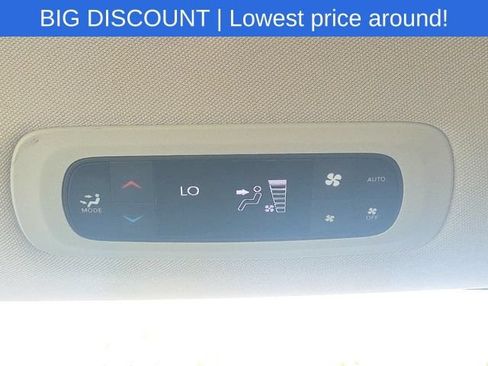 Used 2023 Chrysler Pacifica Touring-L FWD image 22