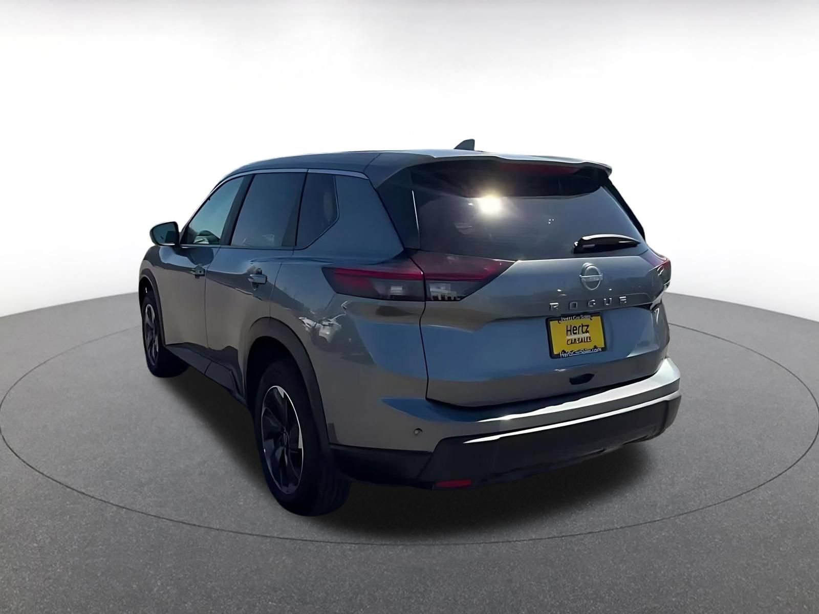 Used 2025 Nissan Rogue SV FWD image 10