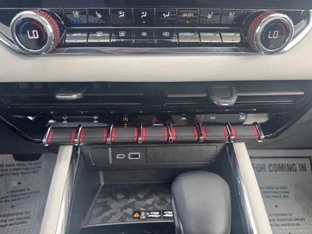 Used 2024 GMC Canyon AT4X w/ AT4X AEV Edition AWD/4WD image 27