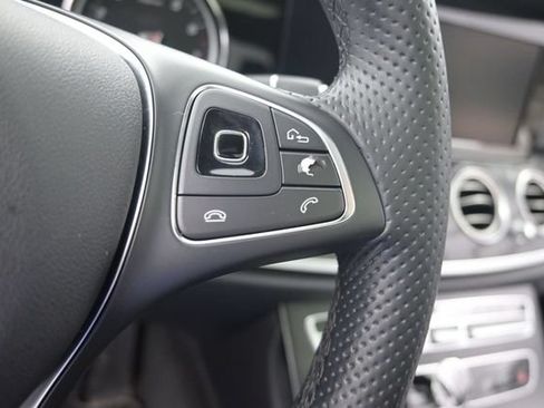 Used 2018 Mercedes-Benz E 300 4MATIC image 31