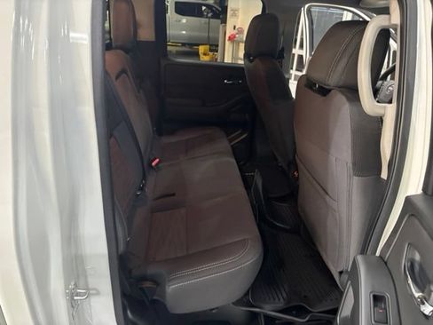 Used 2024 Nissan Frontier SV w/ Technology Package AWD/4WD image 34